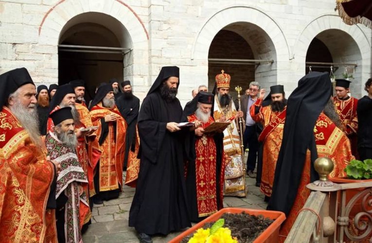 El Metropolitano de Vidin sirvió en el Monte Athos en el día de San Jorge