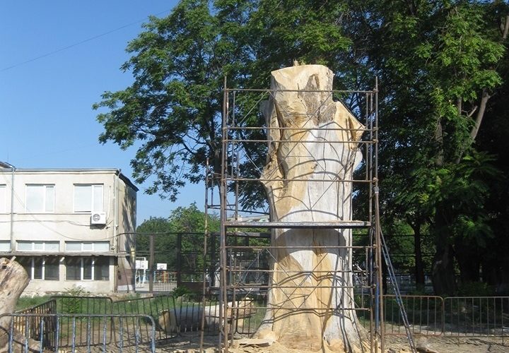 Скулптор от „България търси талант“ прави паметник във Видин