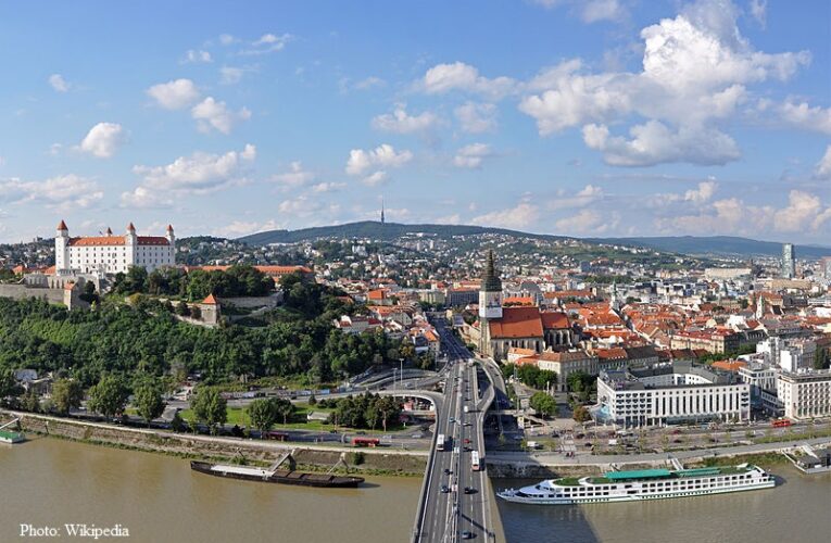 Нови изисквания за пътуване до/през Словакия от 16 ноември
