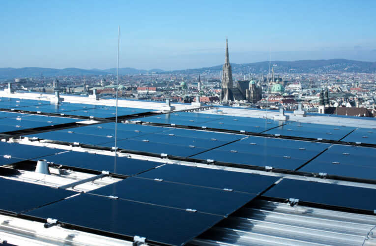 Виенчани инвестират във фотоволтаични централи