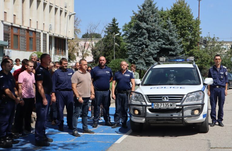 Почит към загиналите полицаи в Бургас
