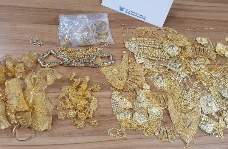 Контрабандни златни накити на „Капитан Андреево“