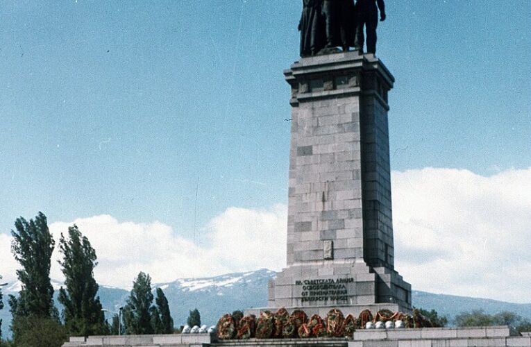Дейностите по Паметника на съветската армия