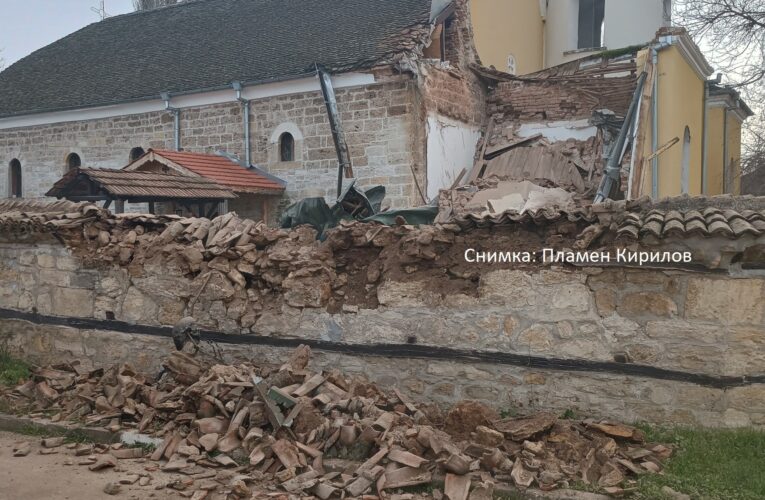 Митрополит Пахомий за рухналата камбанария на църквата в Брегово