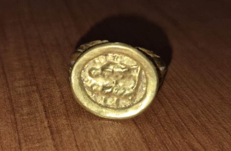 Златен пръстен от Антична Бонония