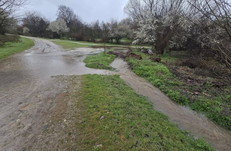 Засега няма опасност от преливане на река Лом