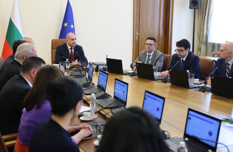 Румен Радев за пенсиите
