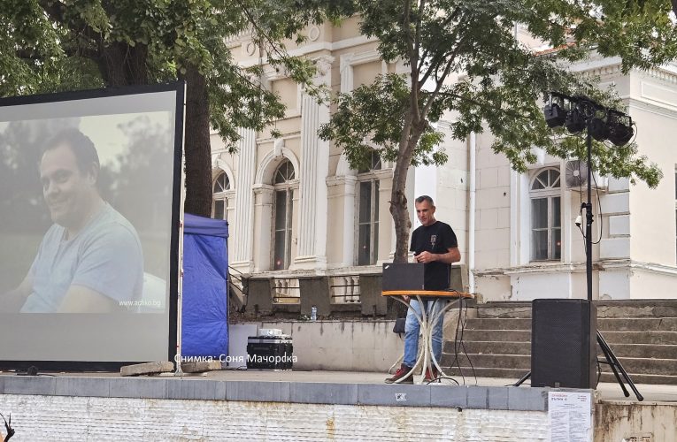 Мемоарите на един Въргал – авторски спектакъл на Владислав Карамфилов – Въргала