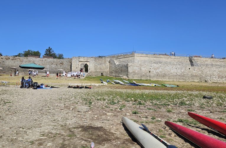 Водни игри с децата на Видин